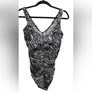 Crane Womans Black/White Tropical Print One Piece Swimsuit, Lg, NWOT